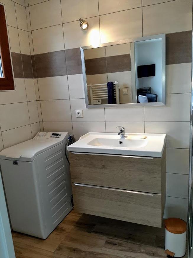 Le Pre Fleuri: New 3-Star Tourist Apartments with Private Parking Guillestre Exterior photo
