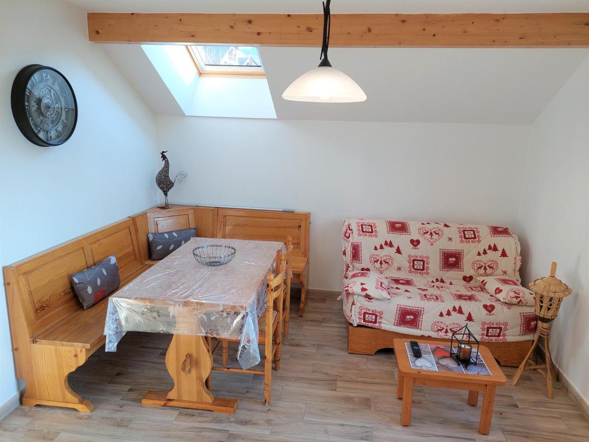 Le Pre Fleuri: New 3-Star Tourist Apartments with Private Parking Guillestre Exterior photo