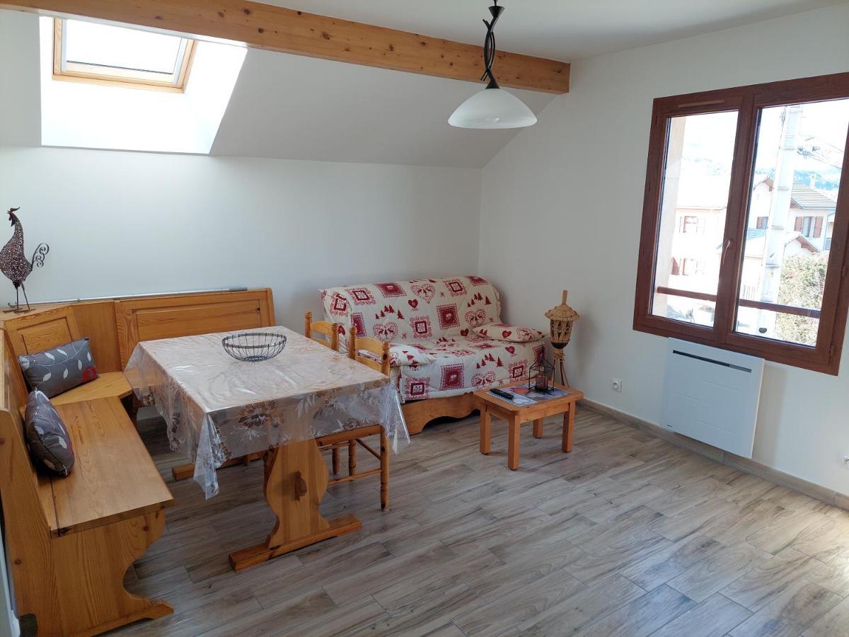 Le Pre Fleuri: New 3-Star Tourist Apartments with Private Parking Guillestre Exterior photo
