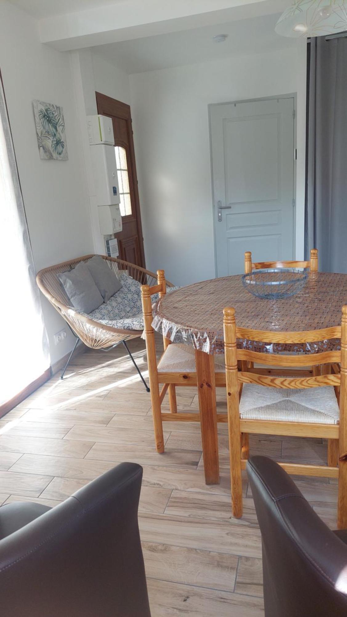 Le Pre Fleuri: New 3-Star Tourist Apartments with Private Parking Guillestre Exterior photo