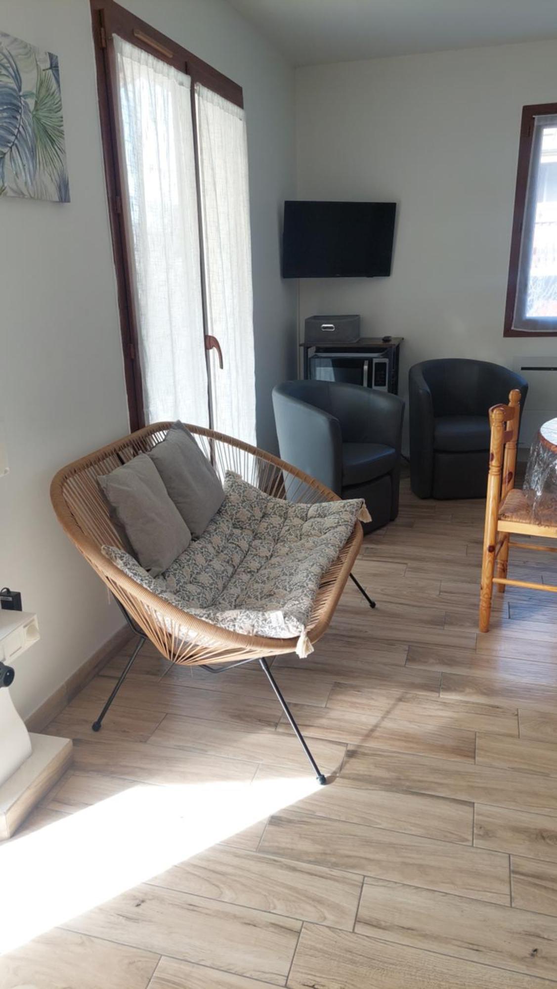 Le Pre Fleuri: New 3-Star Tourist Apartments with Private Parking Guillestre Exterior photo